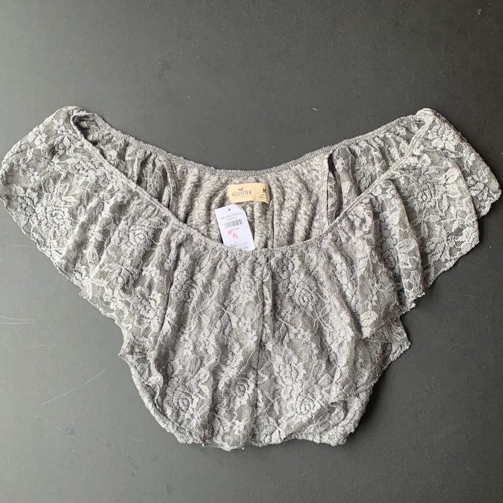 NEW WITH TAGS Hollister Gray Lace Crop Top Size Medium